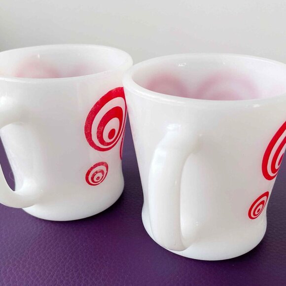 Pair of Fire King Mugs polka dots milk glass Vintage - Picture 5 of 6